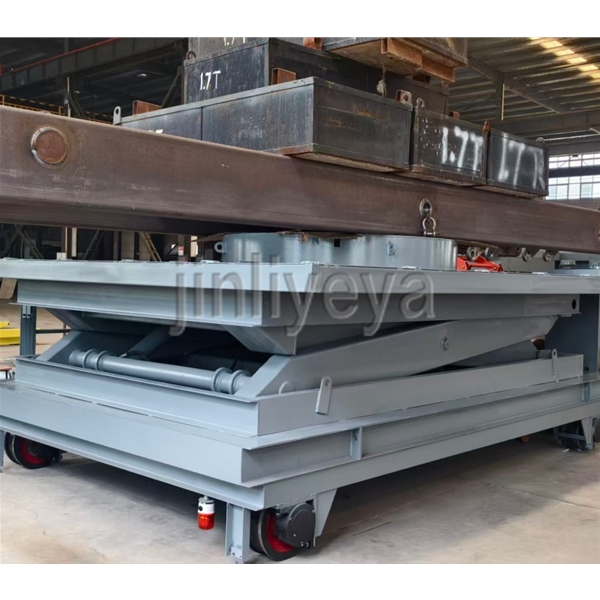 济南定制升降车（设备可移动，可升降、台面可旋转）